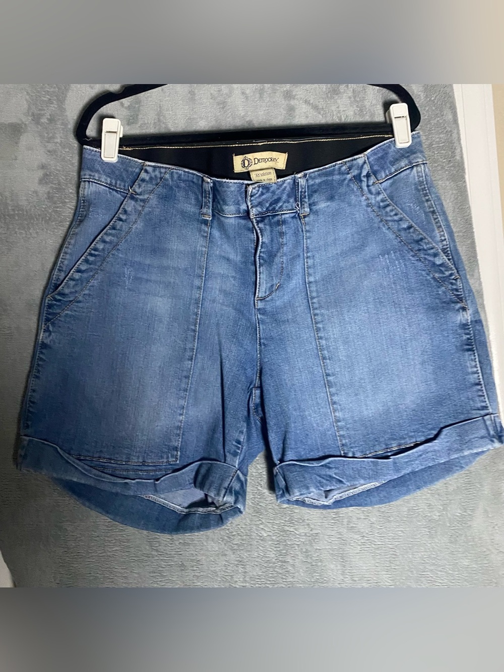 Democracy Light Blue Denim Roll-Hem Women's Shorts size 16 Ab technology casual